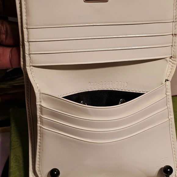 Gucci Bilfold Patent Leather Wallet - Picture 13 of 13